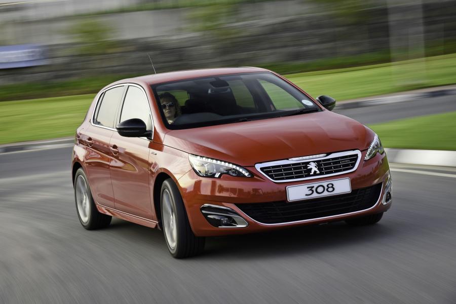  Peugeot 308 GT Line 2015 года  (ZA) (фото 9 из 27)